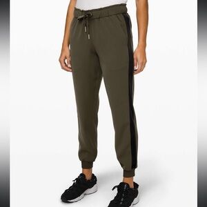 Lululemon On the Fly Jogger